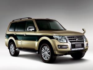 Mitsubishi Pajero 5-Door (JP) '2014
